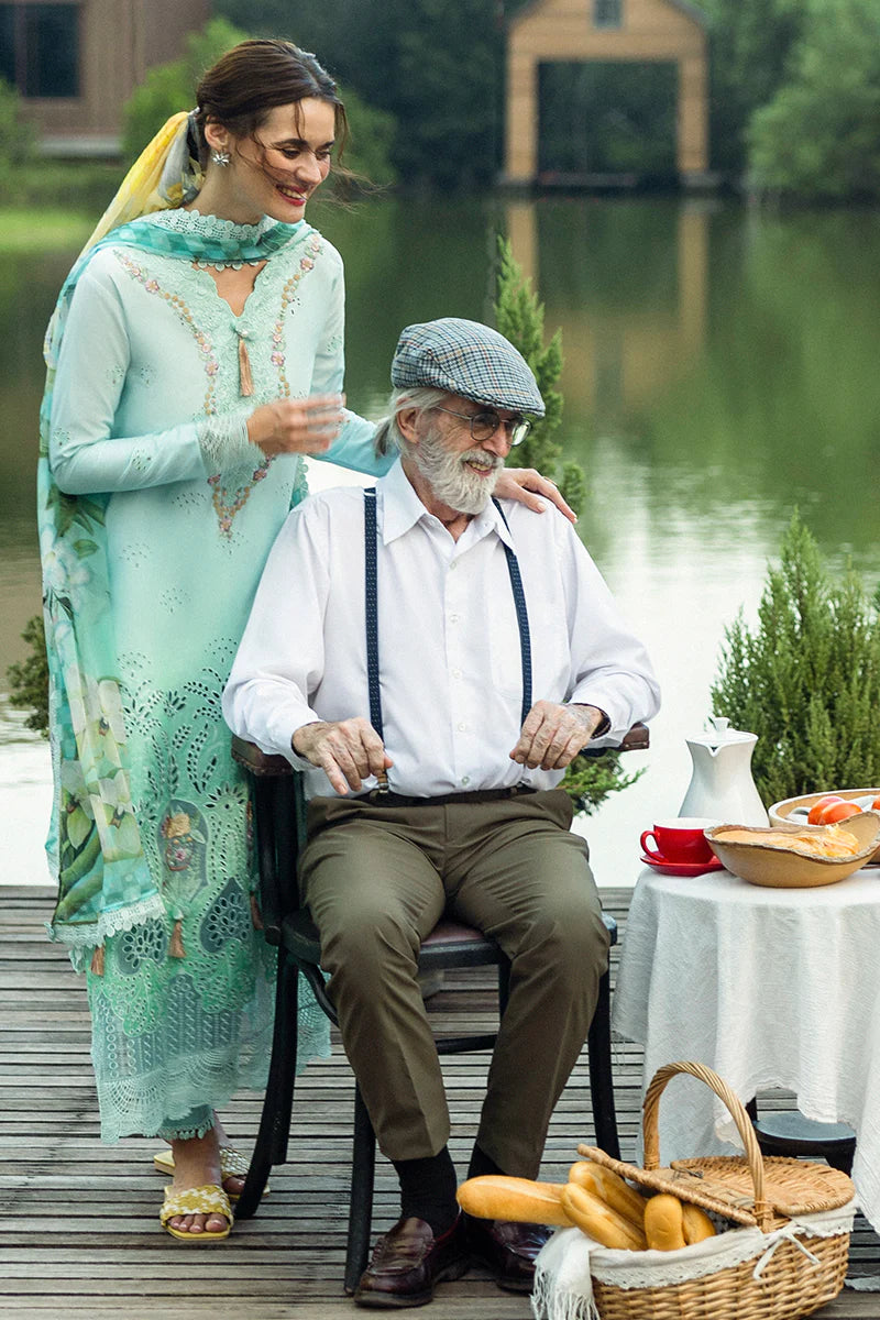 Mushq Solace Ombre Chikankari | Famiglia